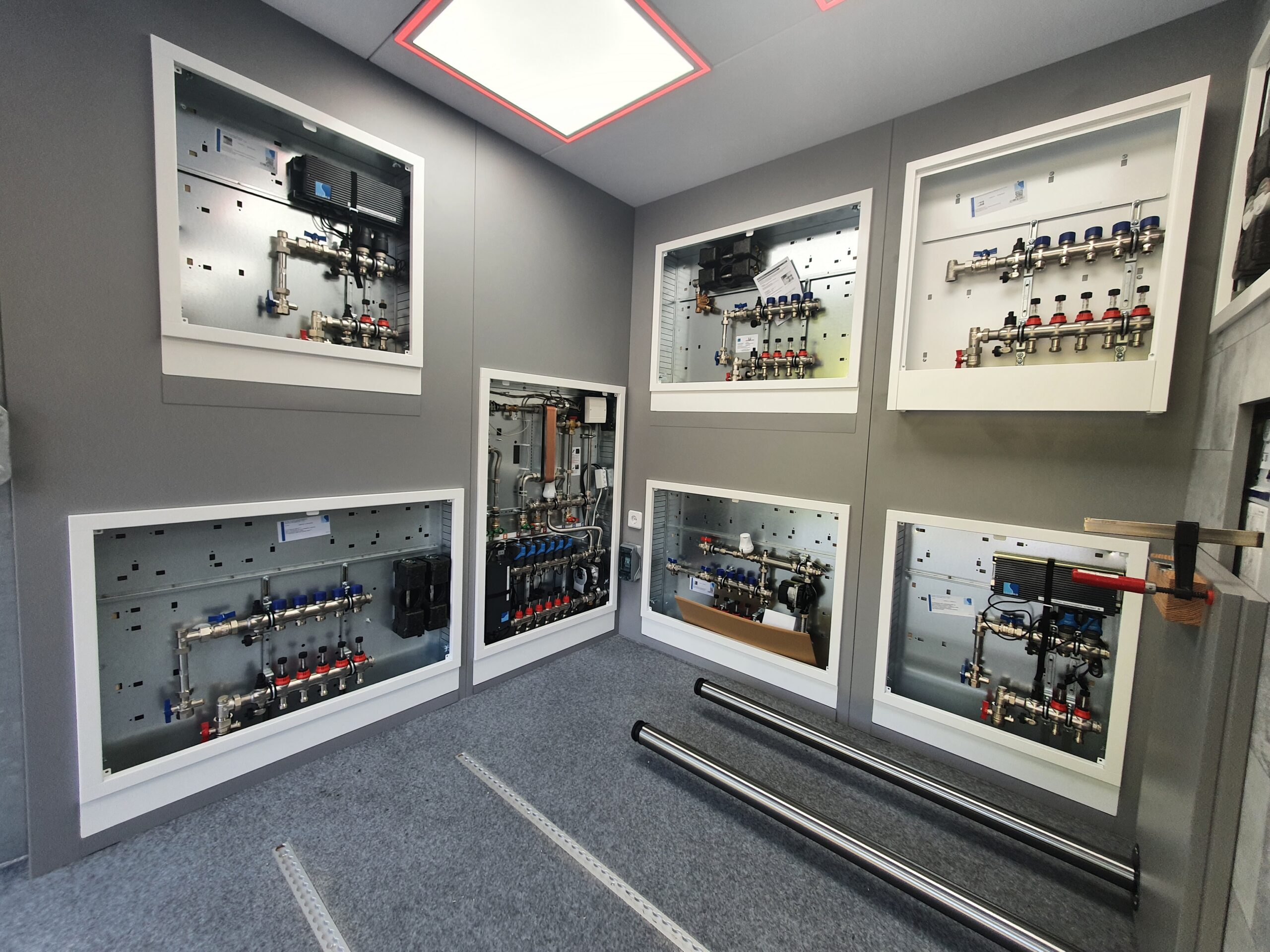 Mobile Ausstellung strawa-Verteilertechnik Österreich